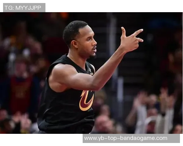 高炮台莫布里上半场表现出色贡献10分5板2助1帽三分命中率高达667